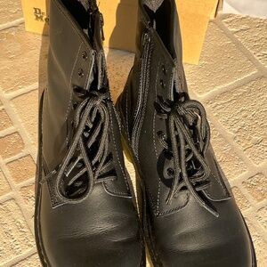 Doc Martens AirWare Core Kids, black size 6